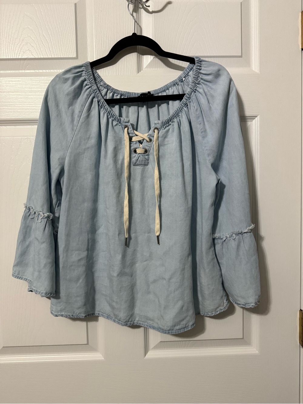 Sanctuary Chambray Lace-Up Peasant Top- M - Picture 2 of 7